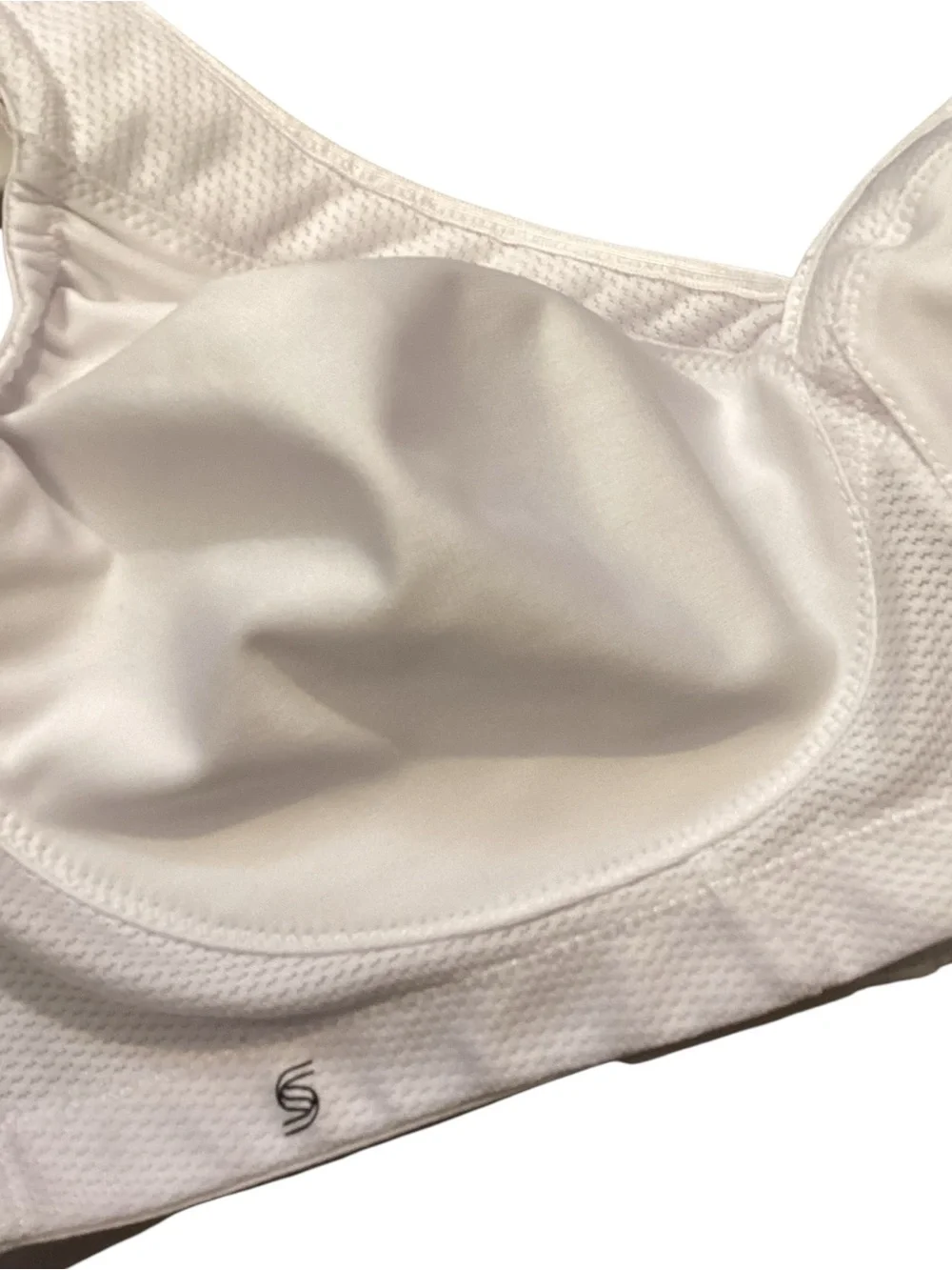38C Glamorise White Full-Figure MagicLift‎ Seamless Wirefree Sports Bra 1006